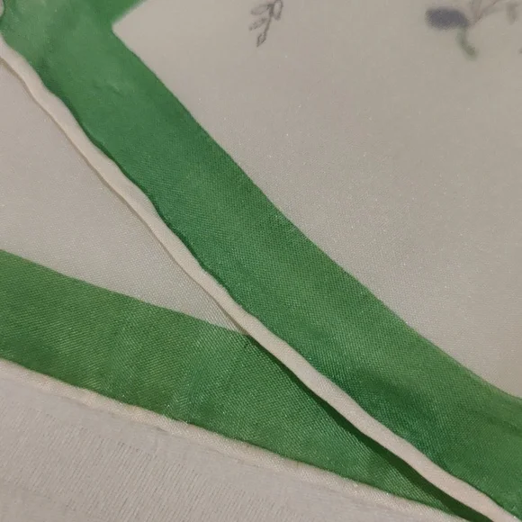 Vintage Charming Floral Print Scarf with Green Border, Made In Japan - Picture 8 of 10